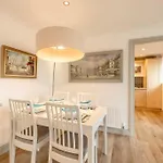 2Bed, 2Bath Penthouse Near Windsor & Long Walk