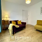Charming Living By Lawsons With Parking