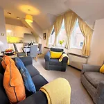 The Courtyard 2 Bedroom Apartments In Central Windsor With Parking