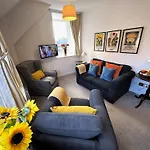 The Courtyard 2 Bedroom Apartments In Central Windsor With Parking