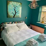 Modern With Parking Near Windsor Castle & Legoland