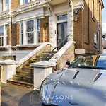Loft Living By Lawsons With Parking