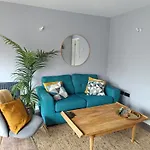 Modern With Parking Near Windsor Castle & Legoland