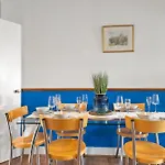 Heartwarming Windsor Cottage With Free Parking That Is Perfect For Relaxation