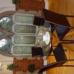 Lay Your Hat Serviced Apartments - Convent Court