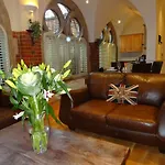 Lay Your Hat Serviced Apartments - Convent Court