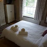 Manor Cottage Bed And Breakfast