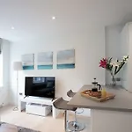 Hampden Apartments - The George