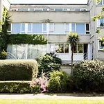 Pass The Keys Chic Apartment With Free Parking, 500M From Castle