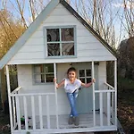 Willow Court Farm The Lodge & Petting Farm, 8 Mins From Legoland & Windsor, 15 Mins From Lapland Uk