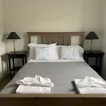 Charming Victorian House, Sleeps 4, Castle River