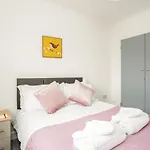 Fabulous 6 Sleeper! Great Location!