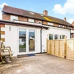 Fabulous 6 Sleeper! Great Location!
