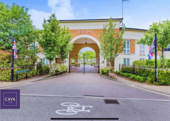 Caya Living 3Br Apartment In Central Windsor Berkshire - Legoland - Windsor Castle - Lapland Uk - Heathrow Sleeps 6 - Private Gated Parking