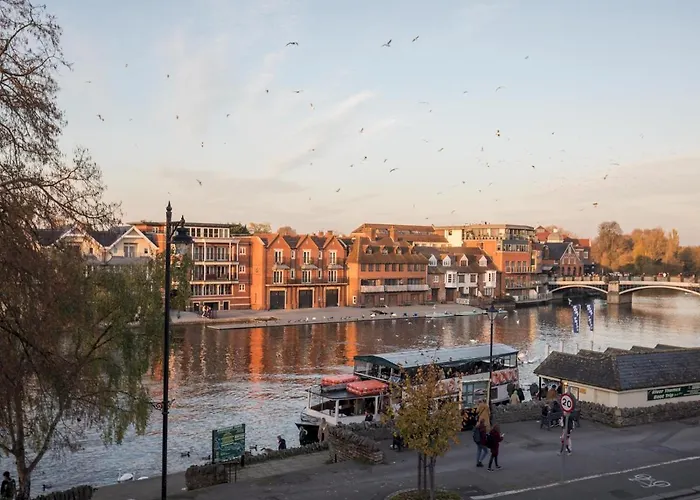 Pass The Keys Stunning 7 Sleeper Penthouse On Windsor Riverside