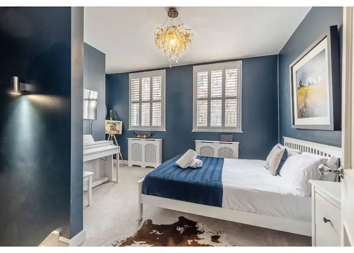 Charming 2 Bed/2 Bath Flat By The Long Walk