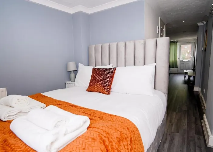 E2M Stays Windsor Break , Stunning Annex
