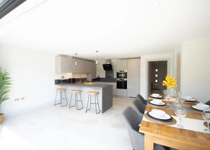 Princes Close - Spacious Modern Luxury Home