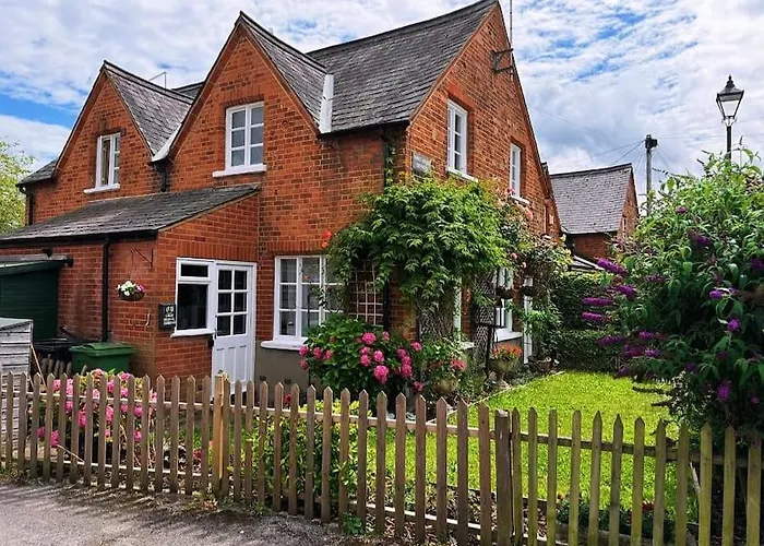 Grade II Listed Victorian Cottage