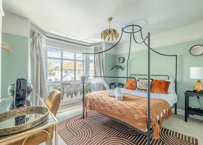 Super Cool Flats In Windsor With Parking And Ev
