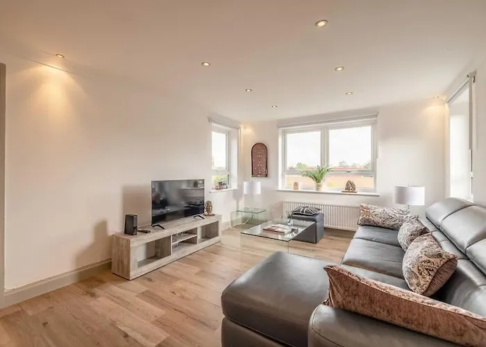 2Bed, 2Bath Penthouse Near Windsor & Long Walk