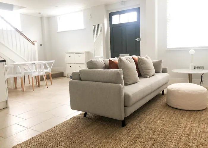 Windsor Mews By Stay Focused Sa