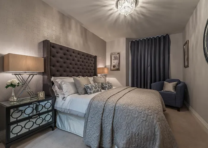 Hampden Apartments - The Diana