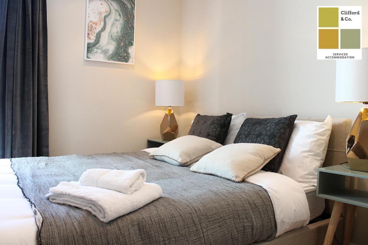 The Mulberry- Cliffordco Serviced Windsor, 1 Bedroom With Balcony And Free Parking * Windsor