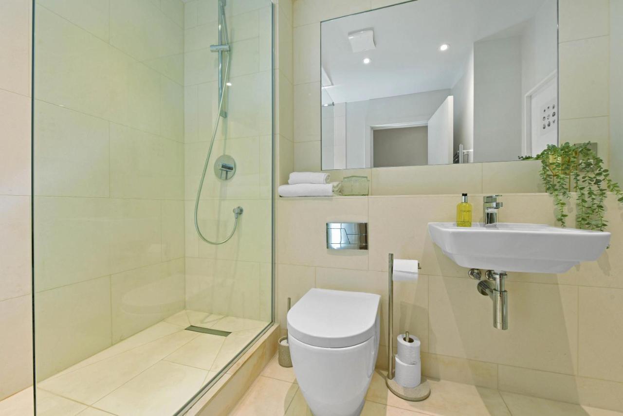 Apartment Elegant Close To Castle Windsor