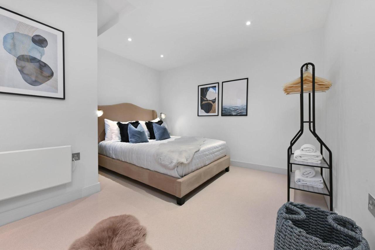 Elegant Close To Castle * Windsor