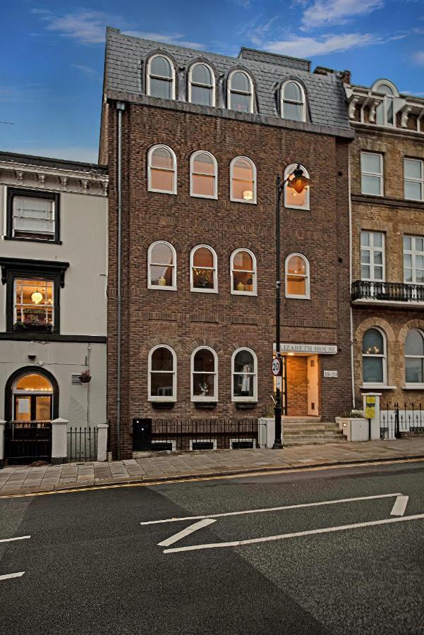 Elegant Close To Castle * Windsor
