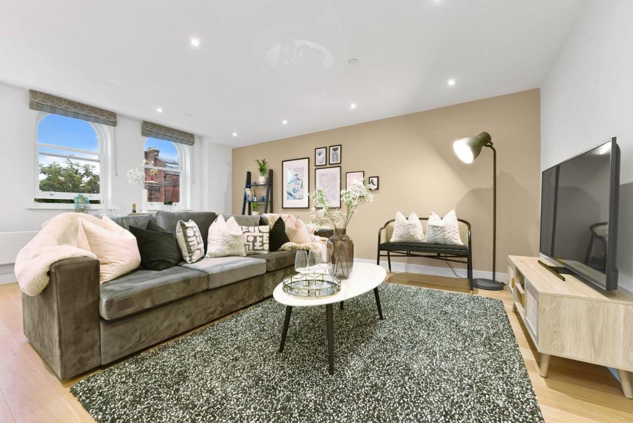 Elegant Close To Castle * Windsor