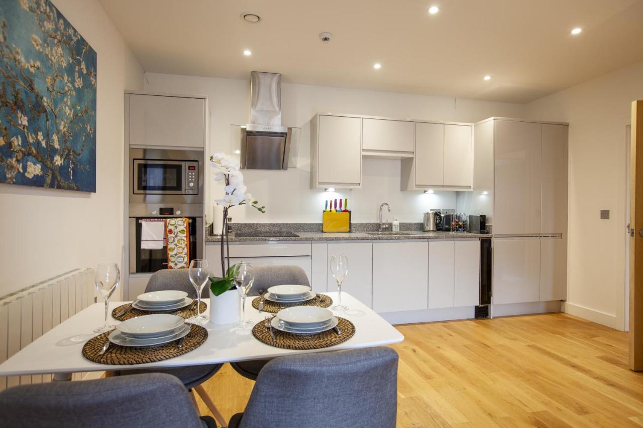 Apartment Urban Living's ~ King Edward Luxury In The Heart Of Windsor