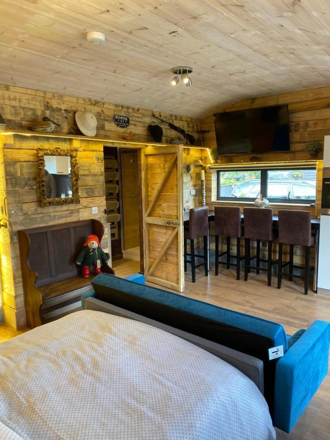 Willow Court Farm Studio East & Petting Farm, 8 Mins To Legoland & Windsor, 15 Mins To Lapland Uk Windsor