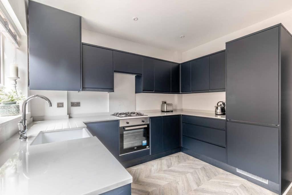 Charming In - Walk To Castle &shops! Windsor