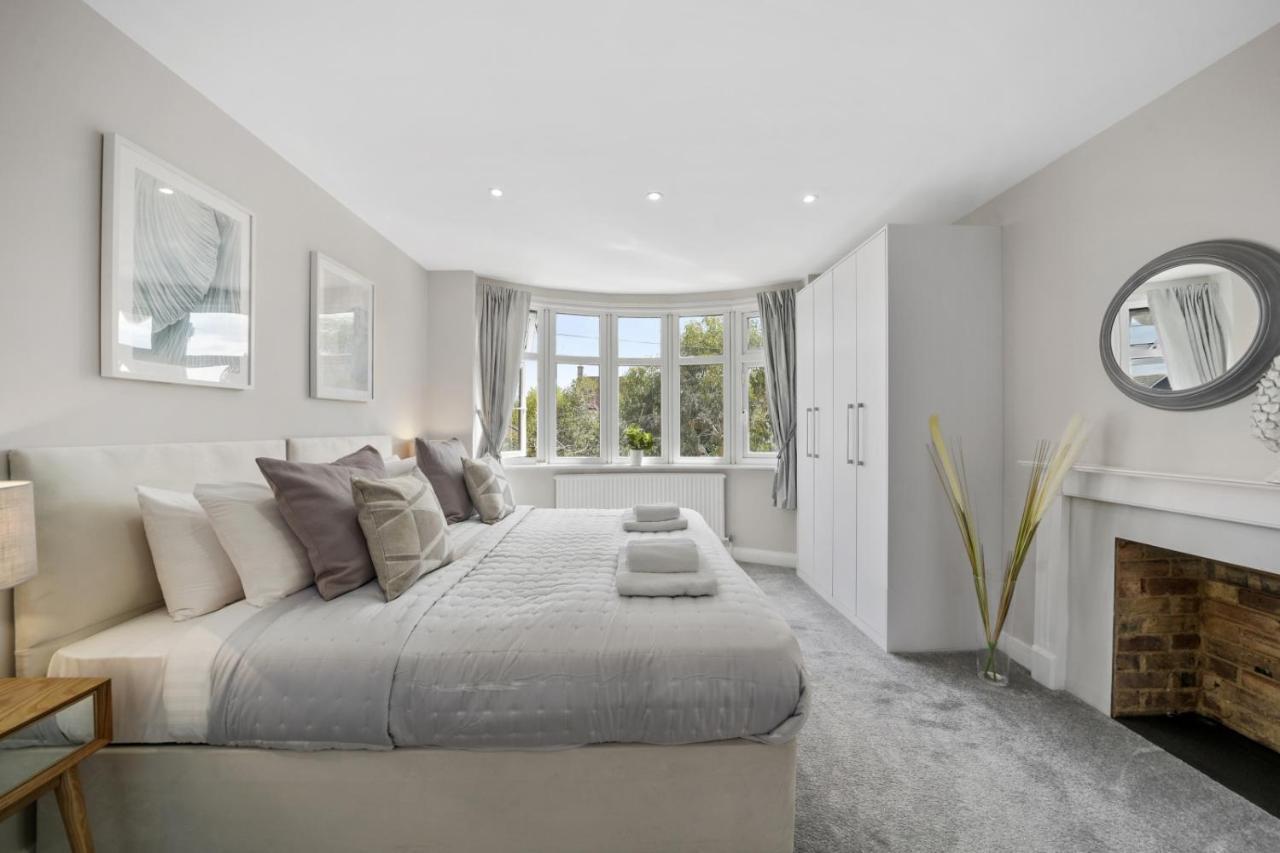 Clarence House-windsor-parking-5 Bed