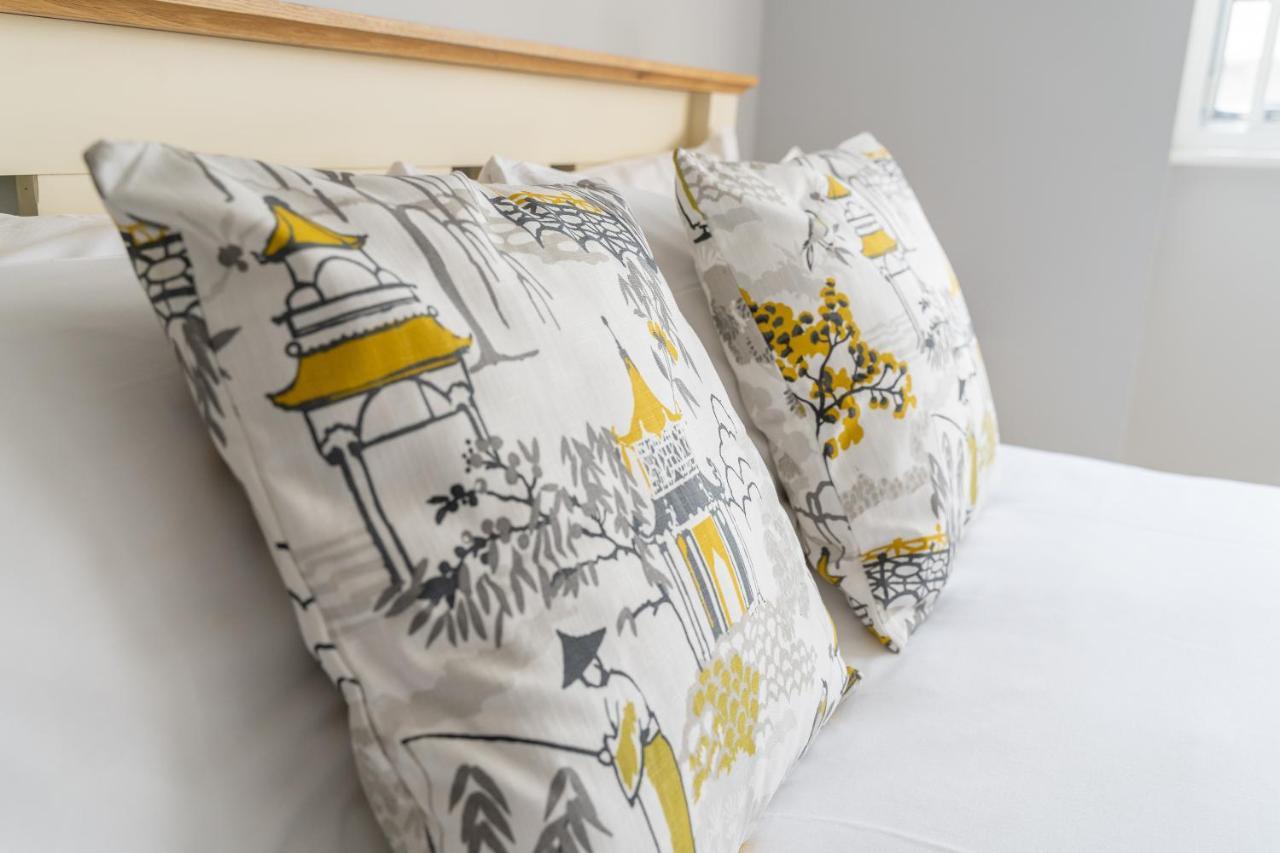 Castle Properties:eton-the College Apartment *