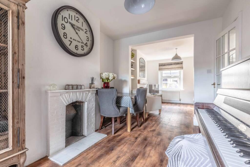 Victorian - Close 2 Legoland & The Castle! Holiday home *