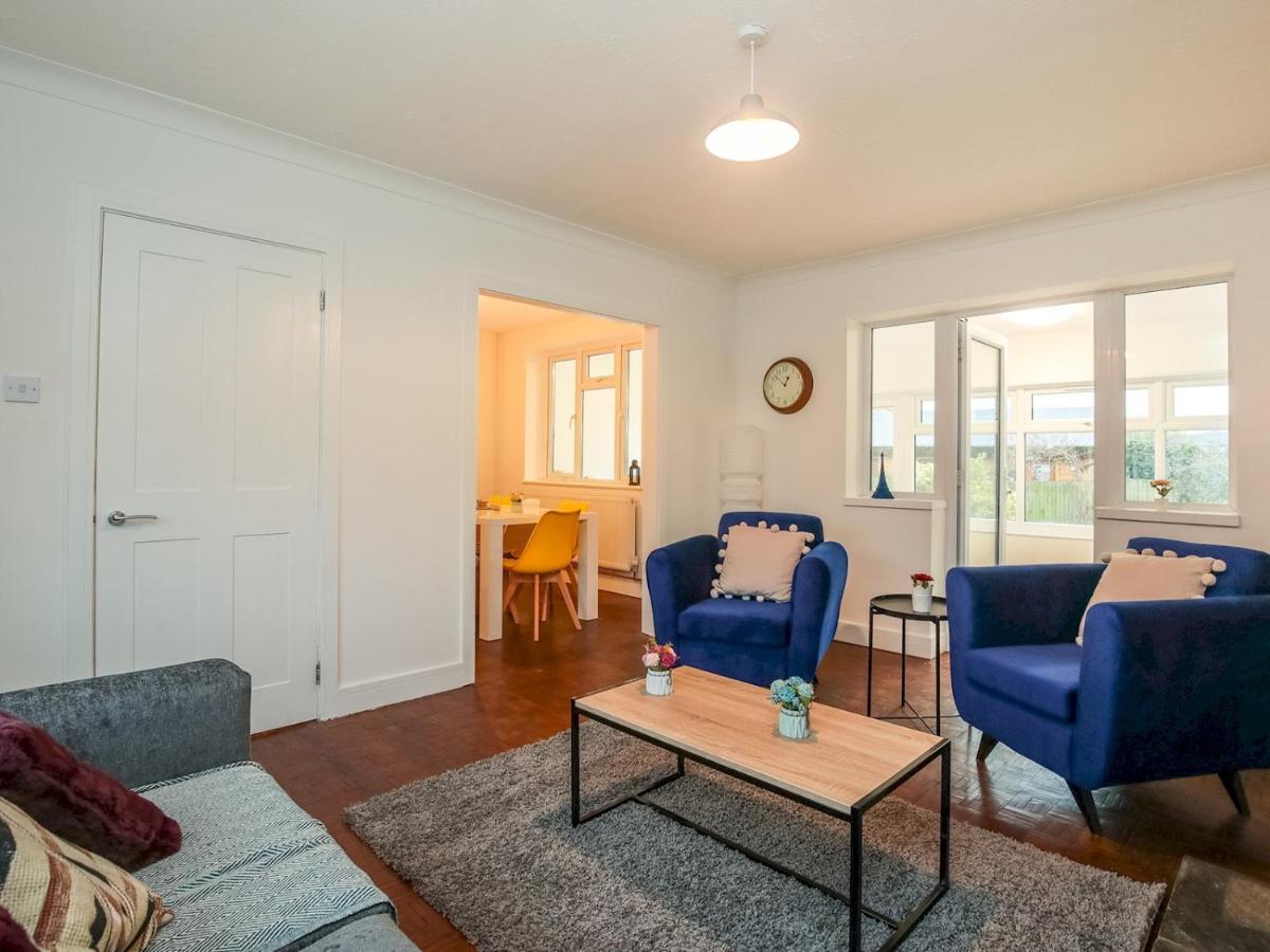 Pass The Keys Fabulous 6 Sleeper Great Location Holiday home *