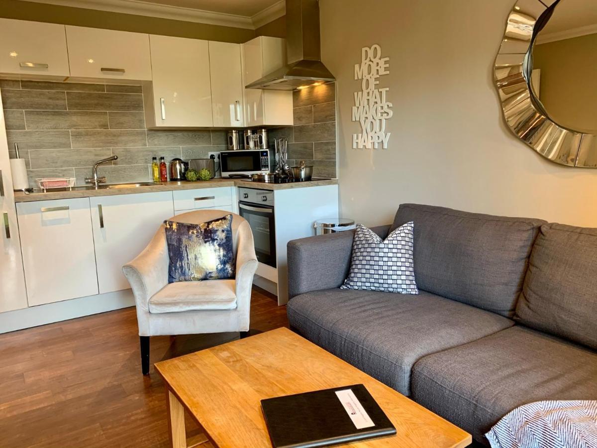 Lord Raglan House 2br With Parking Apartment Windsor