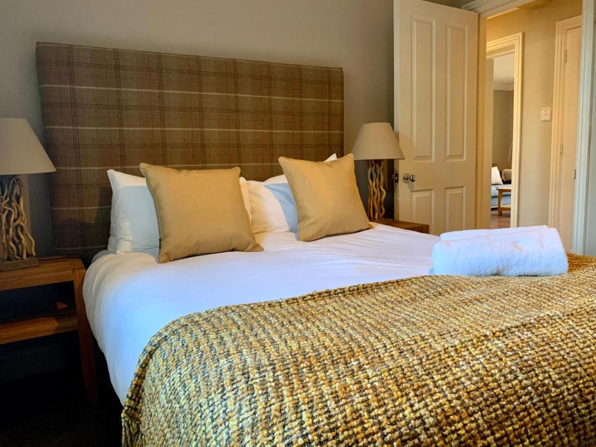 Lord Raglan House 2br With Parking Apartment