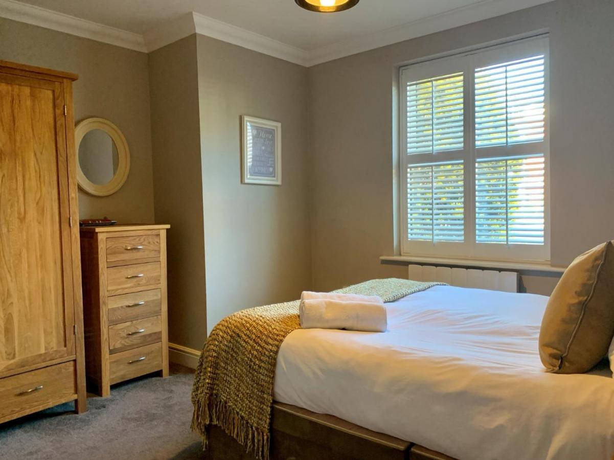 Lord Raglan House 2br With Parking Apartment