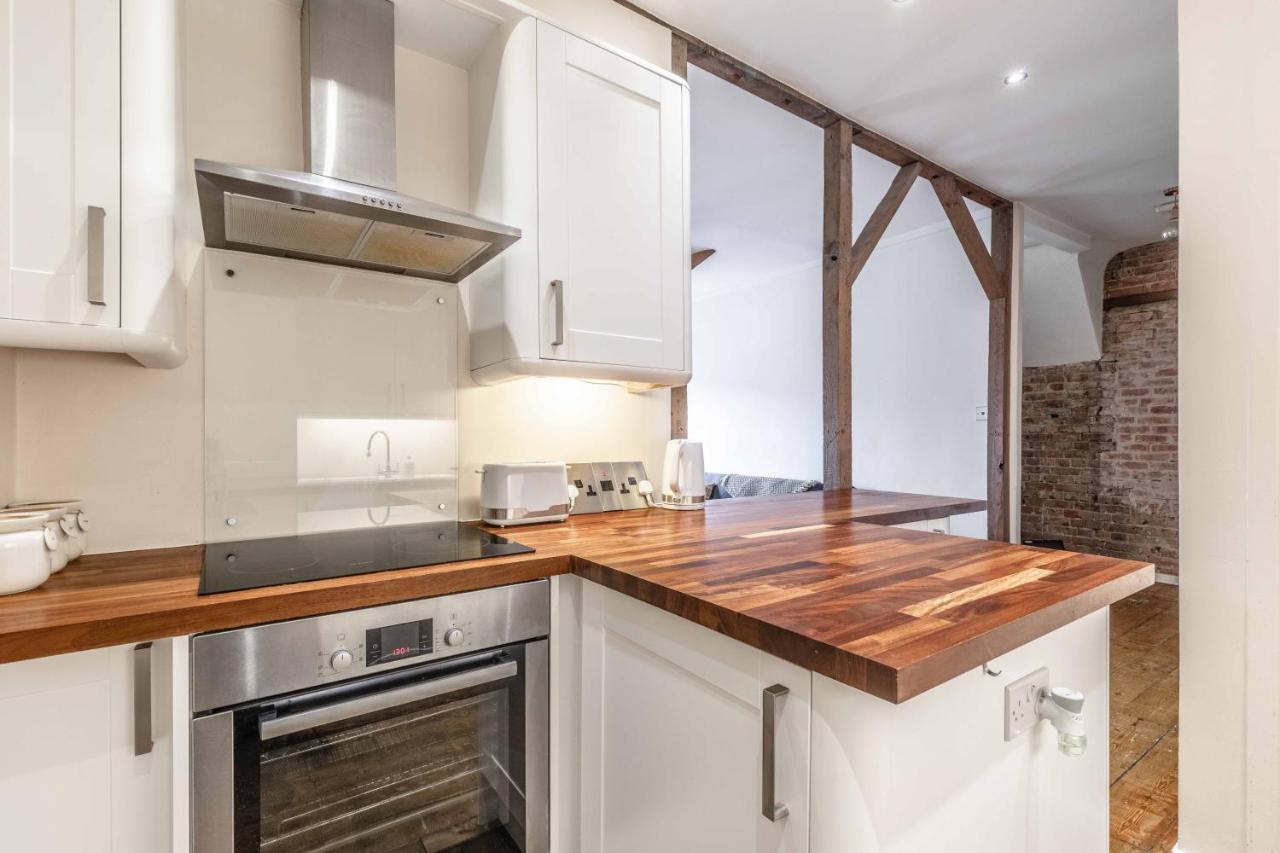 Hiddem Gem! Character Home, Walk 2 All Sights Apartment Windsor