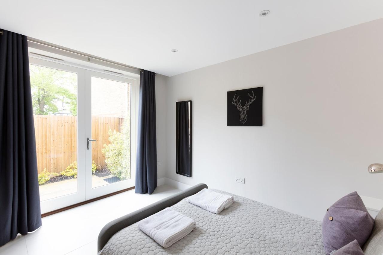 Immaculate Town House With Parking Holiday home
