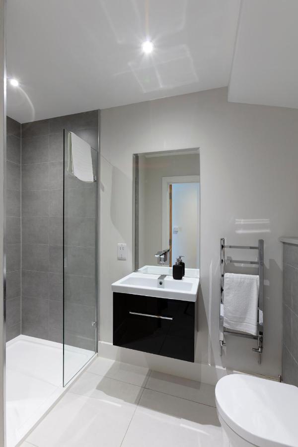 Immaculate Town House With Parking * Windsor