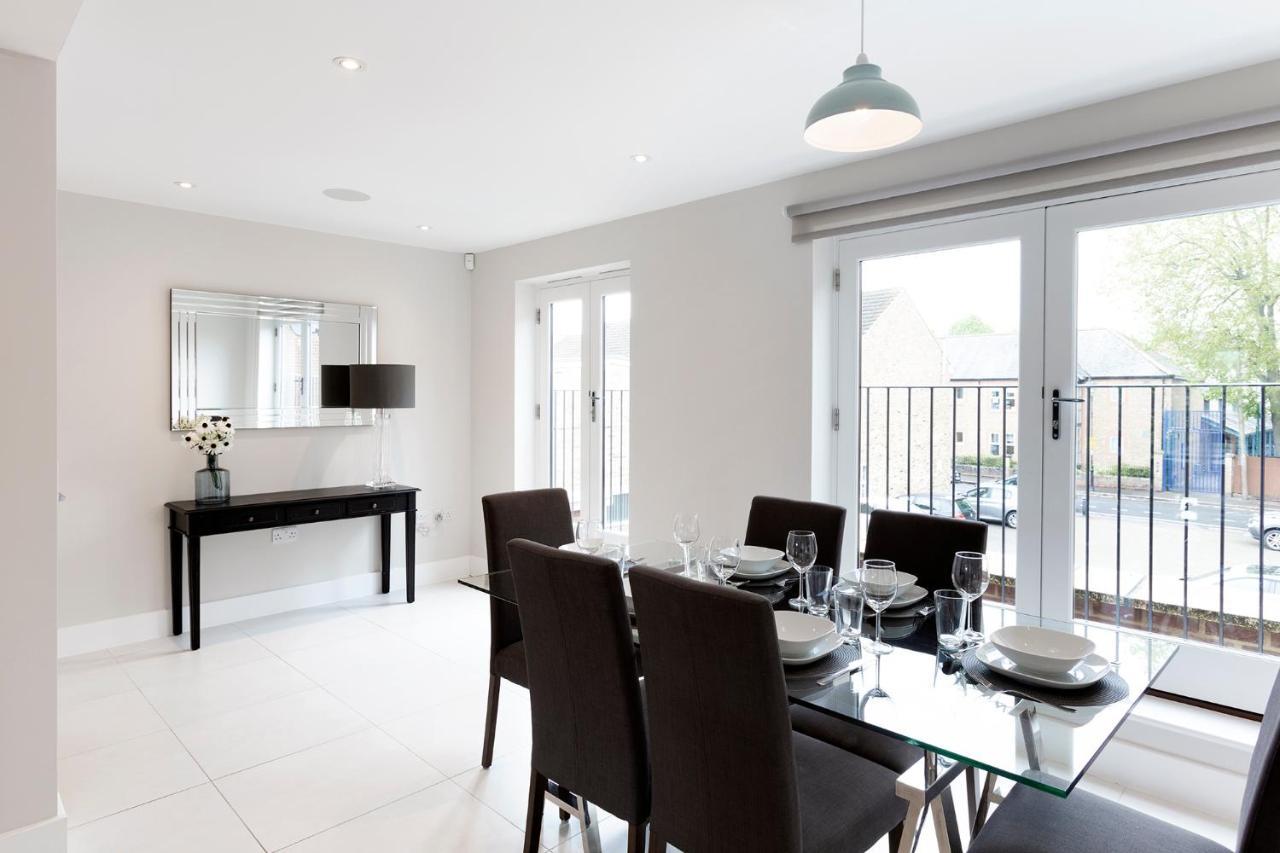 Holiday home Immaculate Town House With Parking *