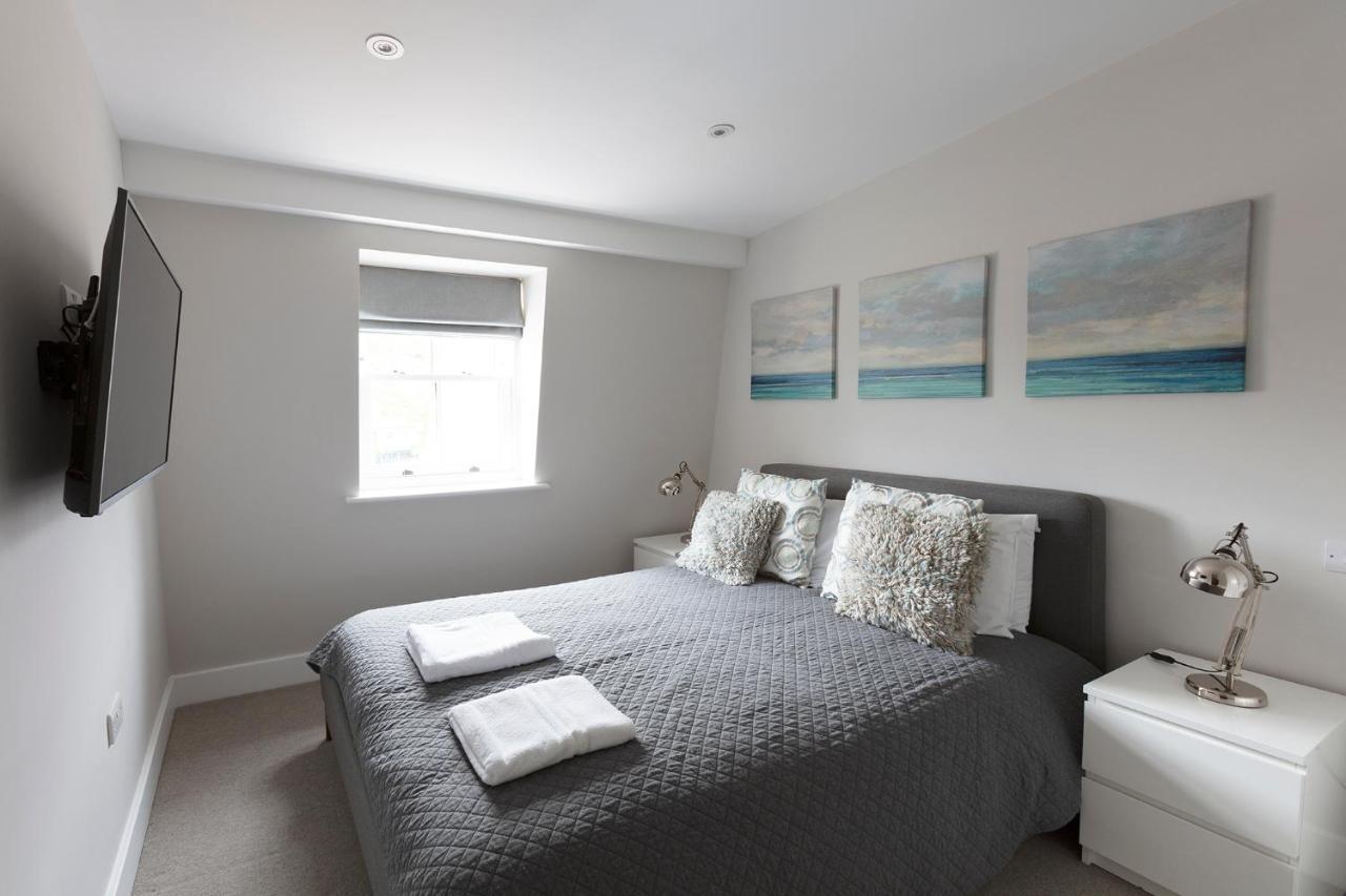 Immaculate Town House With Parking