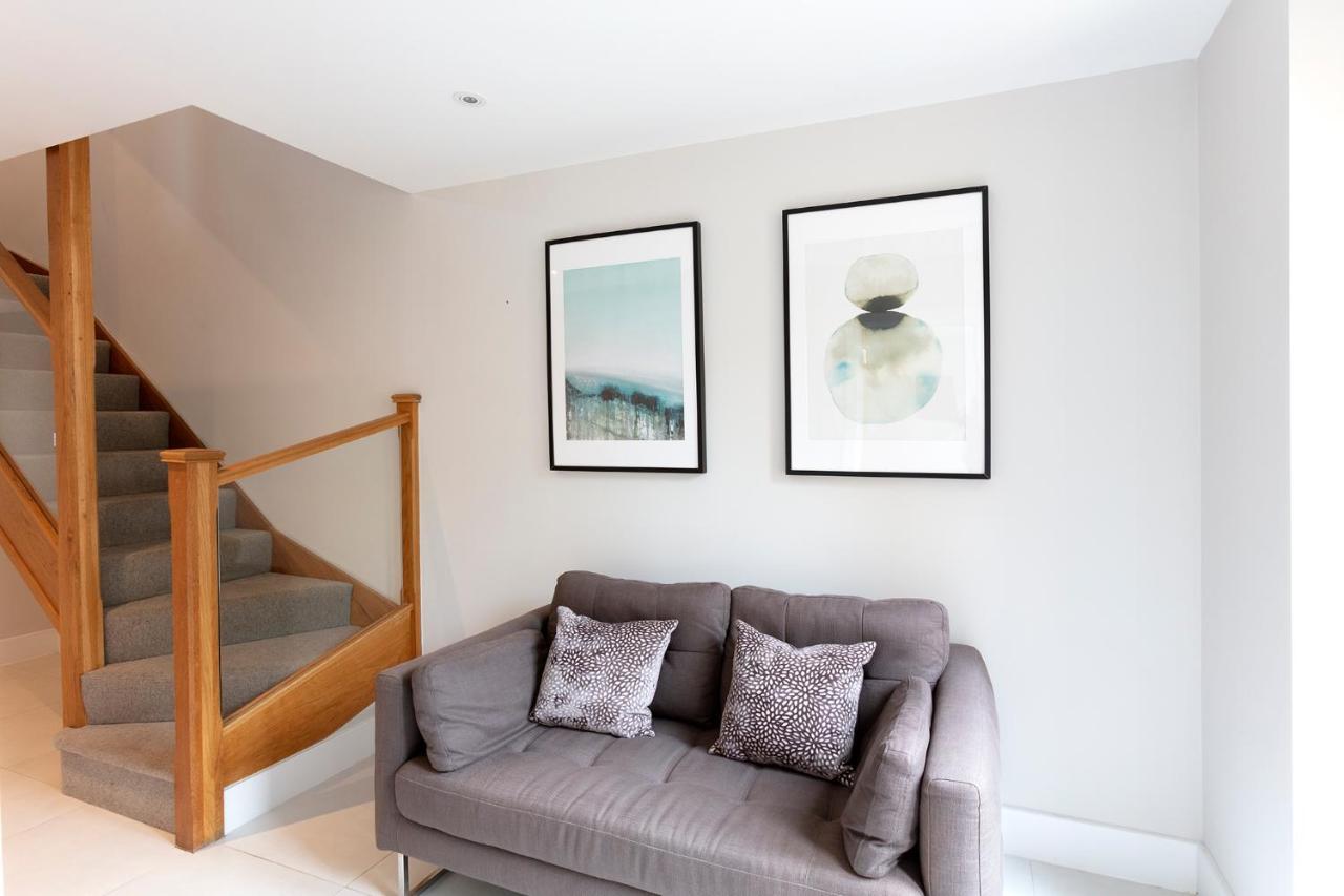 Immaculate Town House With Parking Windsor