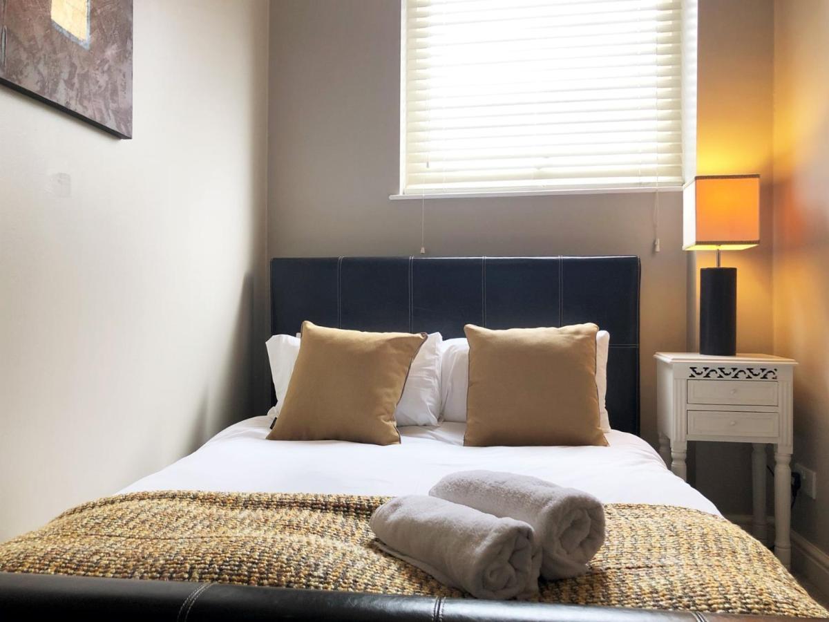 Apartment The Courtyard 2 Bedroom Apartments In Central Windsor With Parking