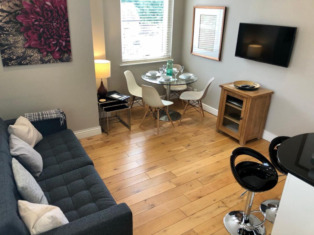 The Courtyard 2 Bedroom Apartments In Central Windsor With Parking